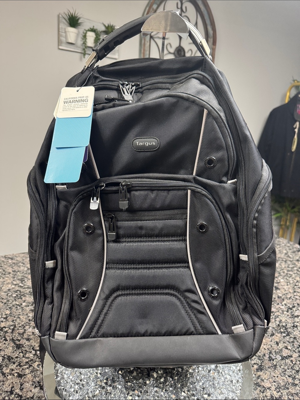 Targus drifter black and Silver Men's Backpack Padded Laptop Compartment NWT
